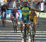 Danilo di Luca wins stage 4 of the Giro 2007, Andy Schleck finishes fourth in the backdrop